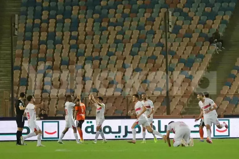 أمسية كروية مميزة: صلاح يضيء احتفالات الزمالك ونهاية حلم فاركو - أبرز لقطات المباراة (صور)