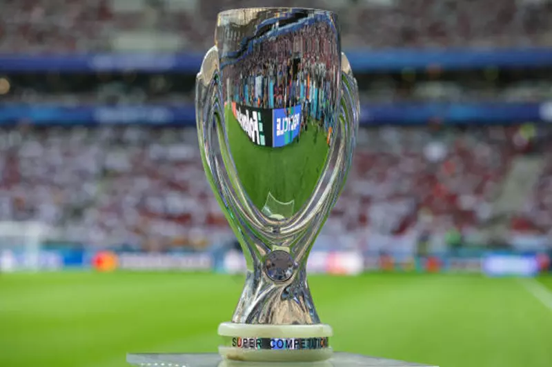 الديربي الأوروبي: باريس سان جيرمان يواجه توتنهام في نهائي كأس السوبر 2025