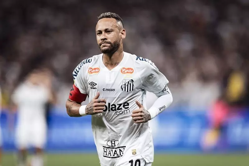باتشوكا يستعد لضم نيمار في كأس العالم للأندية قبل المواجهة المرتقبة مع الأهلي