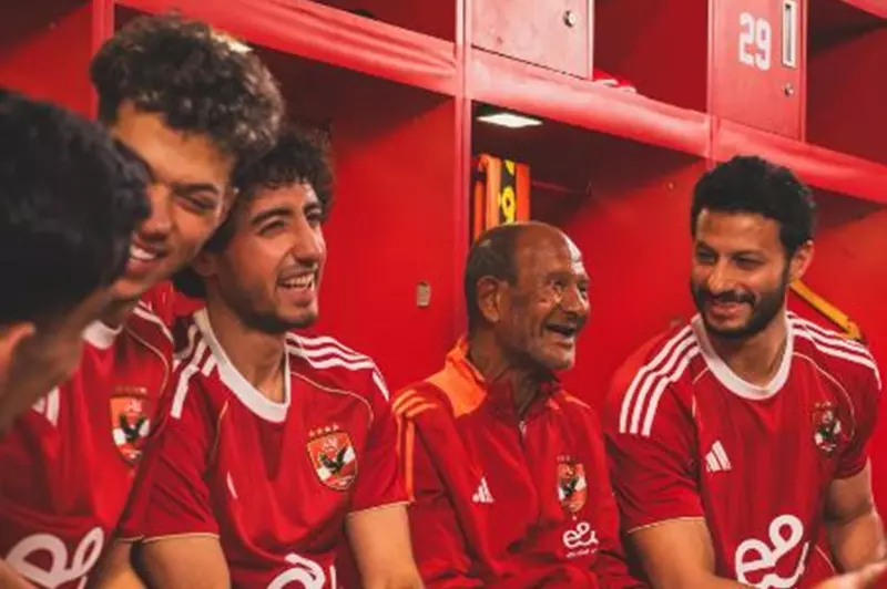 تطور قميص الأهلي في كأس العالم للأندية على مدى 20 عامًا: جدل وإبداع