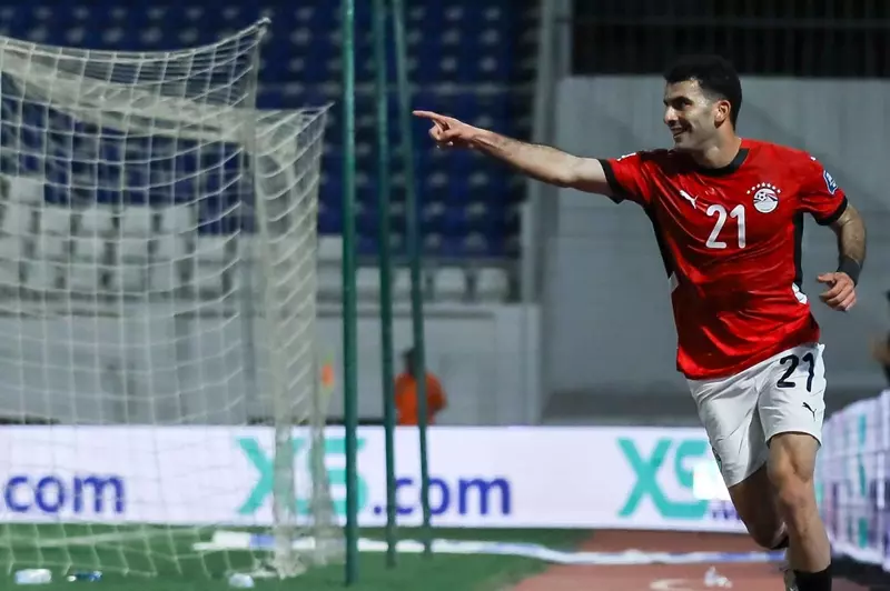 واقع غير مسبوق: كيف يتمكن الأهلي من قيد زيزو في قائمة كأس العالم؟